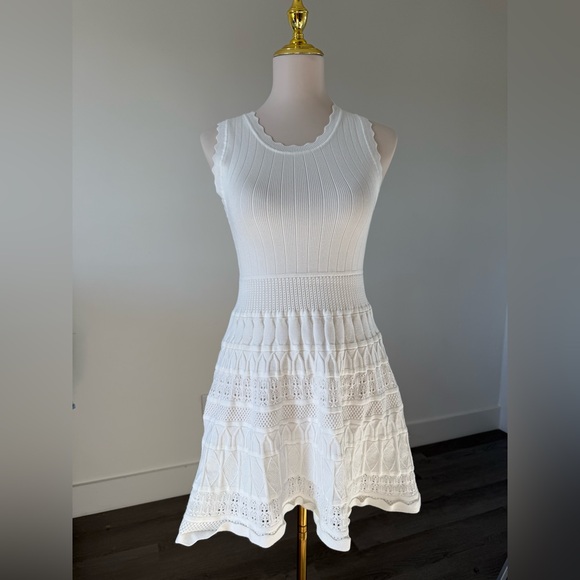 Chic White Sleeveless Knit Dress - Picture 1 of 6